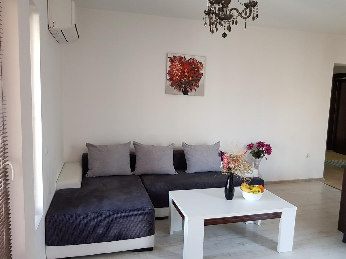 Family Aparthotel Vintegra Burgas Bagian luar foto