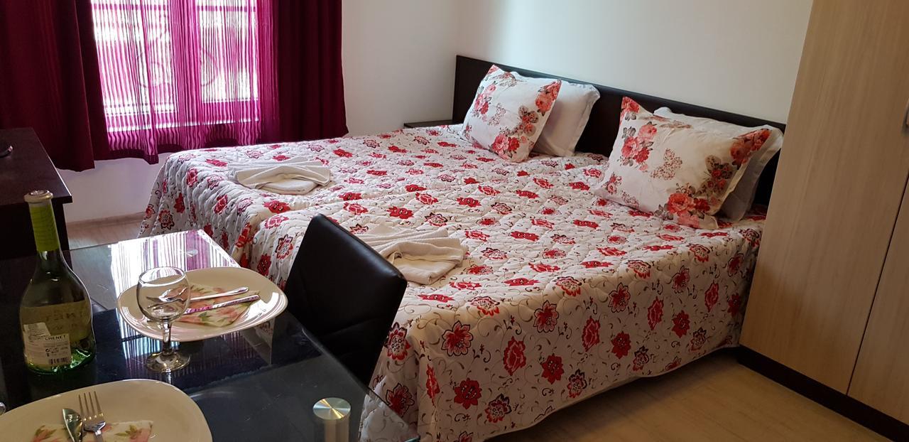 Family Aparthotel Vintegra Burgas Bagian luar foto