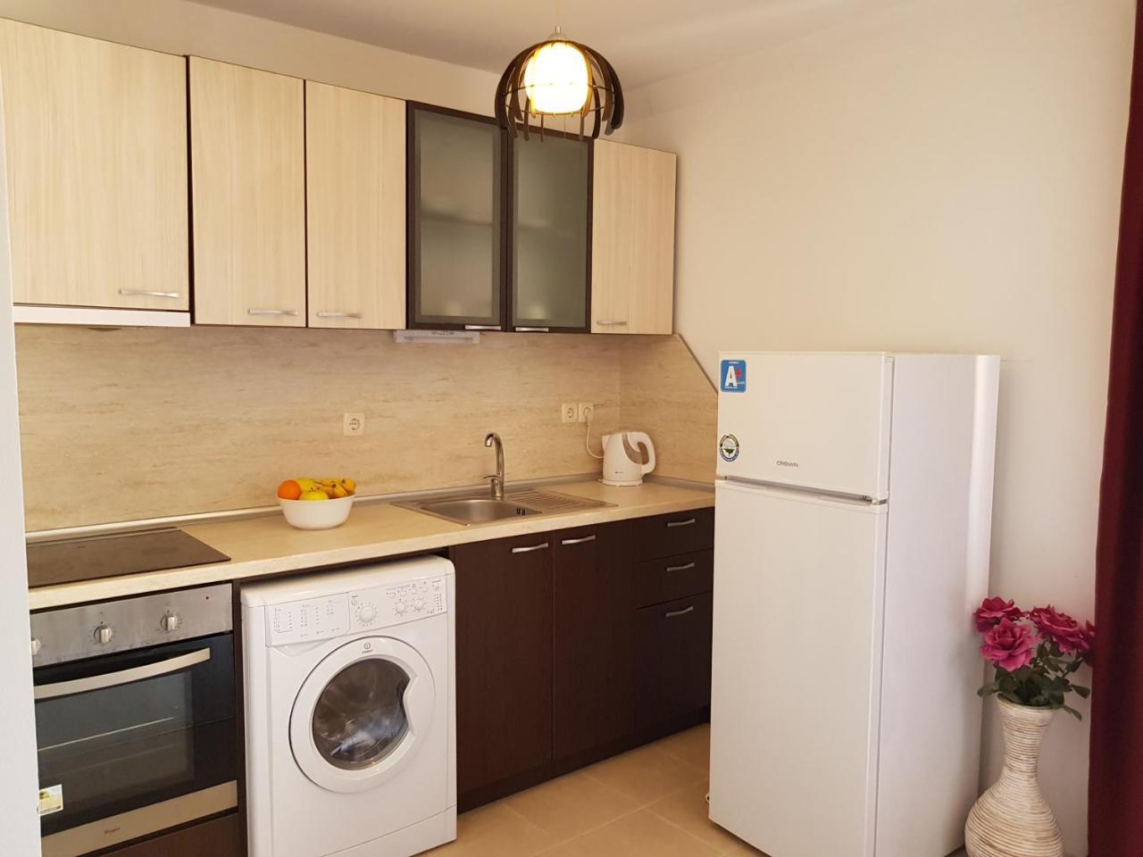 Family Aparthotel Vintegra Burgas Bagian luar foto